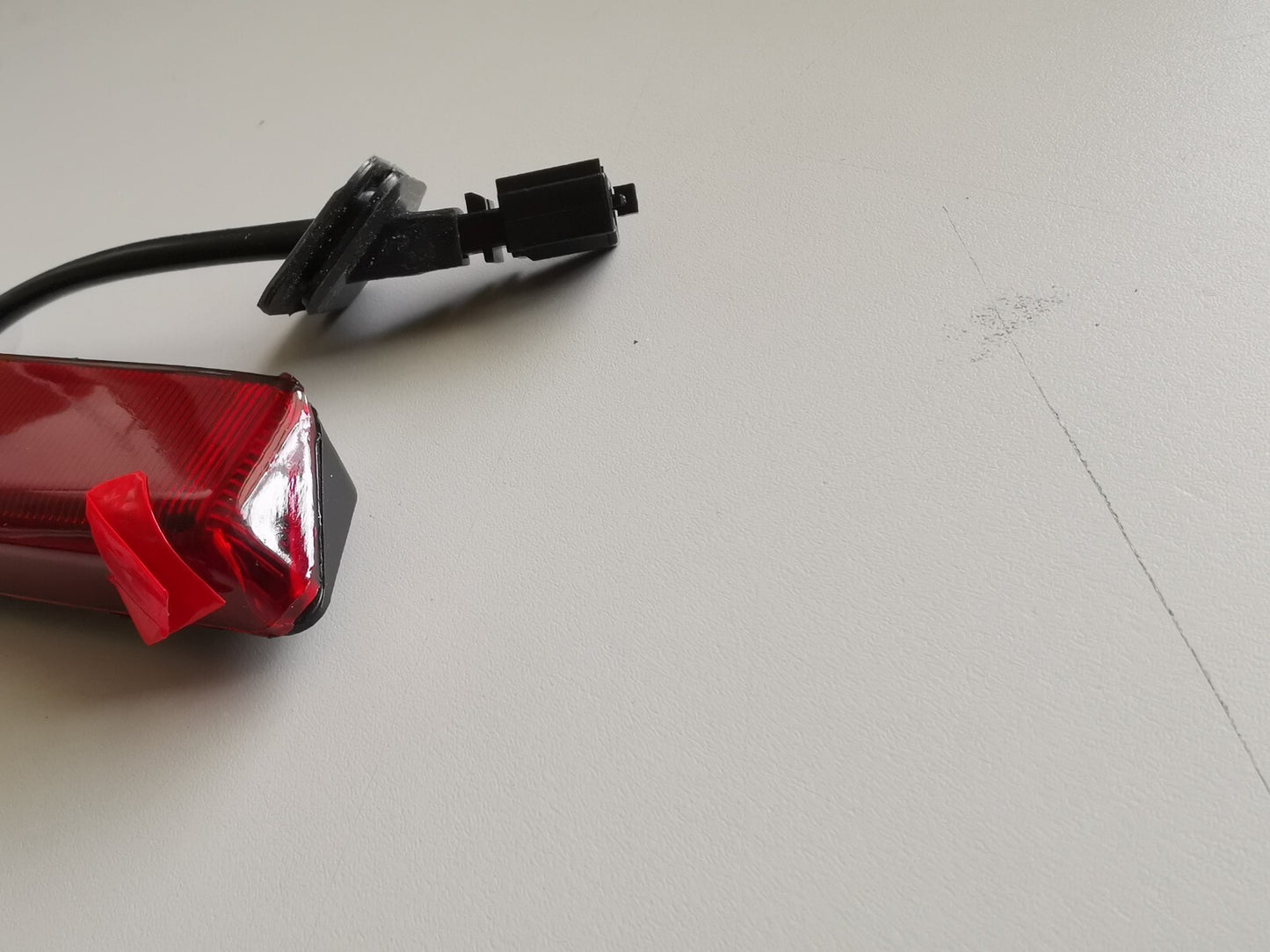 Zusatzbremsleuchte 3. Bremsleuchte passend für VW Golf 5 V GTI R32 (Beschädigt)
